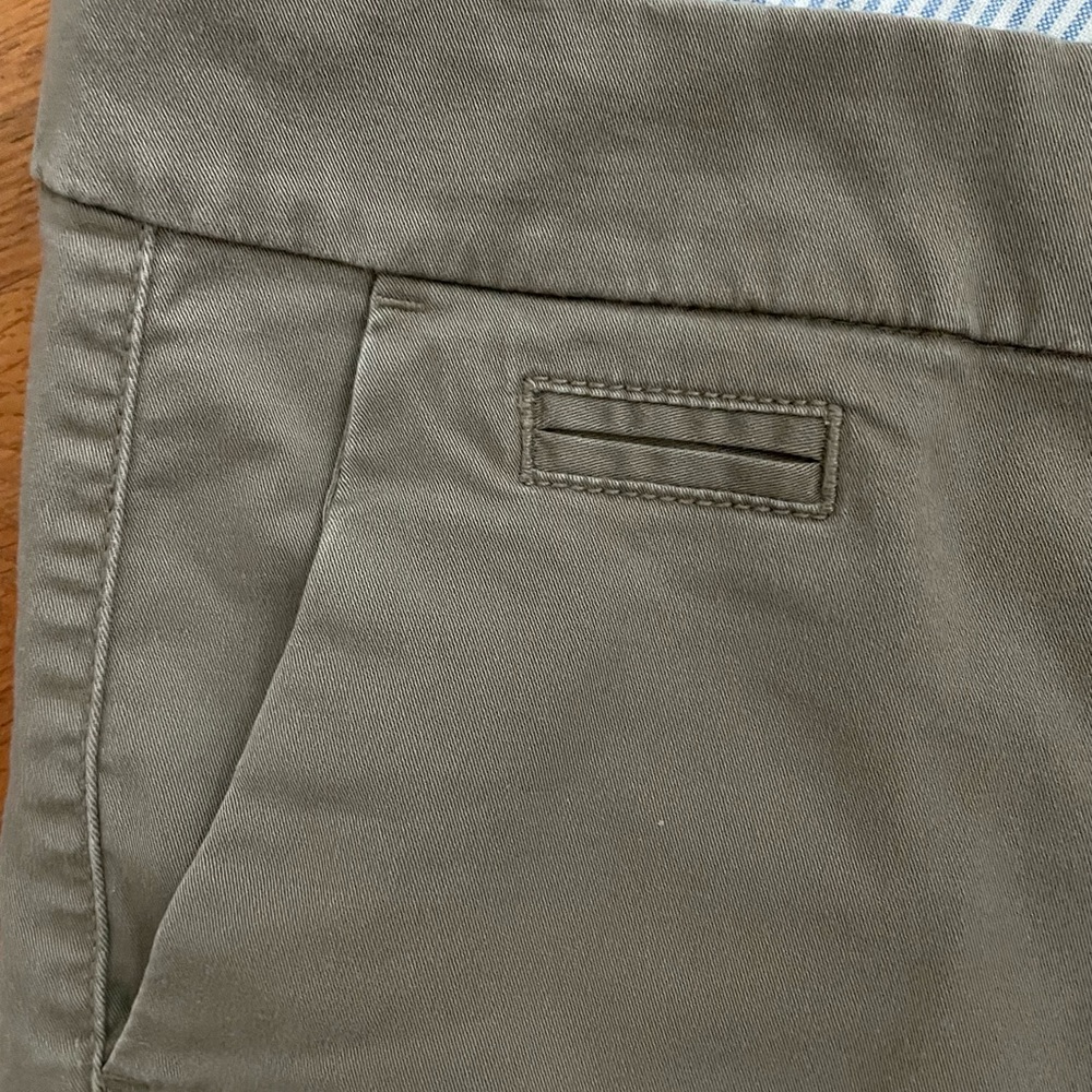 Tommy Hilfiger Women’s Shorts - Picture 7 of 7